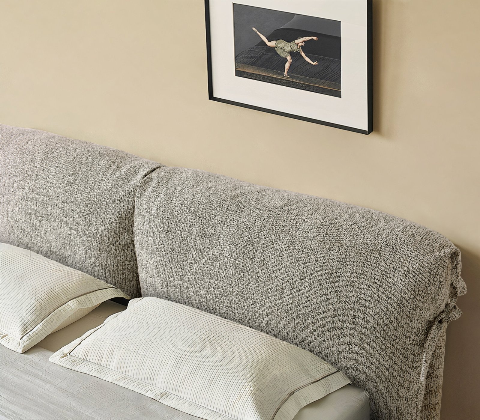 Nordic Minimalist Double-Size Upholstered Bed  HE6594