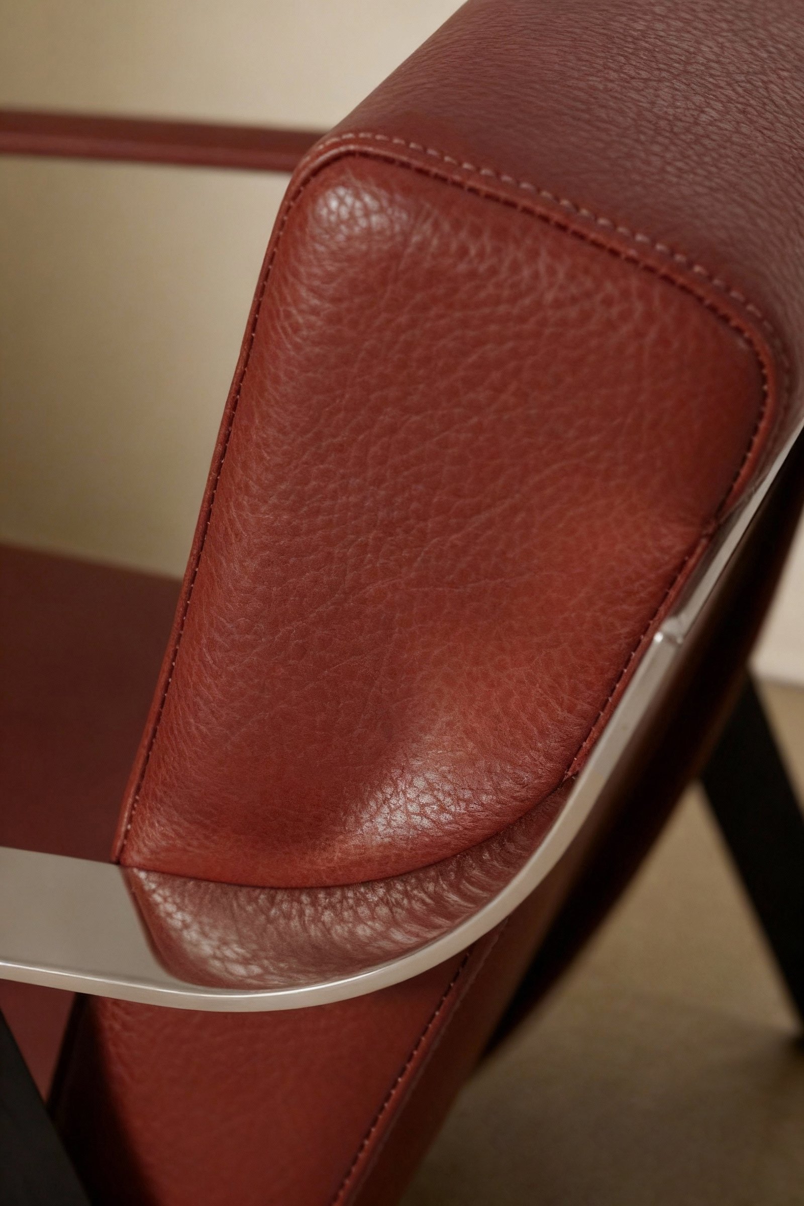 Classic Design Leather Accent Chair B901