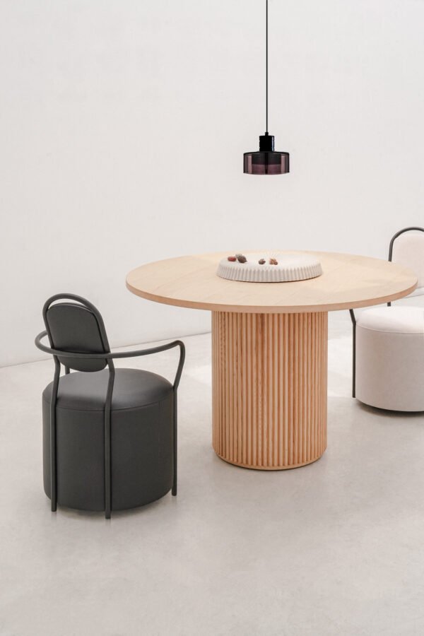 DSC02175 Round Fluted Dining Table A6479