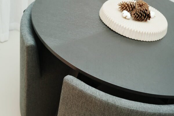 DSC04203 Space Saving Round Dining Table MAC043