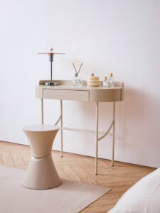 Oval Elegant Fashion Makeup Table HE6284