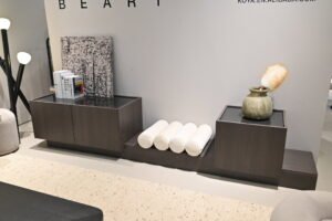 French Designs Wooden Showcase HE1286