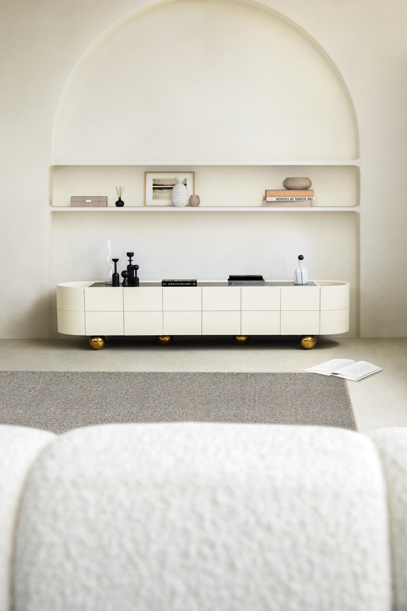French Style Elegant Curved TV Cabinet HE1273