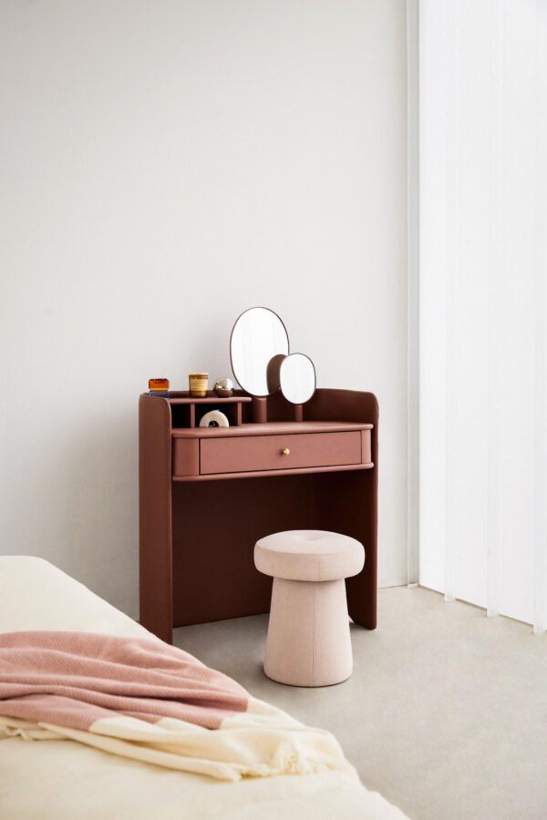 WHLX38484 Luxury Modern Leather Cover Elegant Makeup Table HE6280