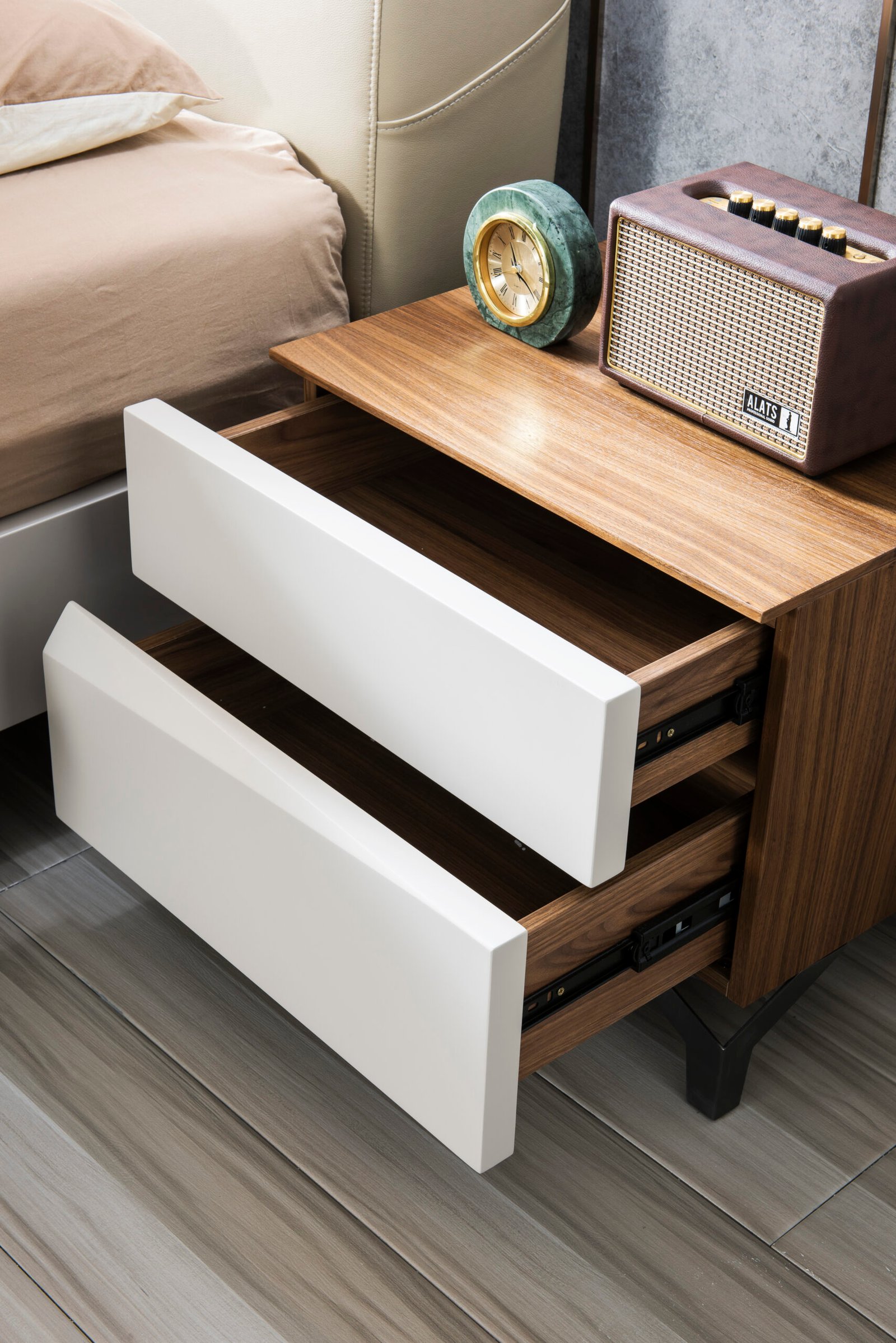 Modern Base Wood Bedside Table HE6219B