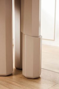 Round Dining Tables A961