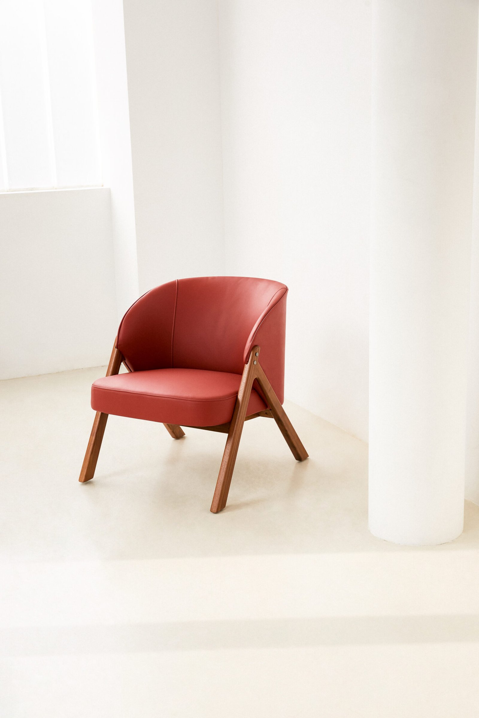 Luxury Leather Armchair B919
