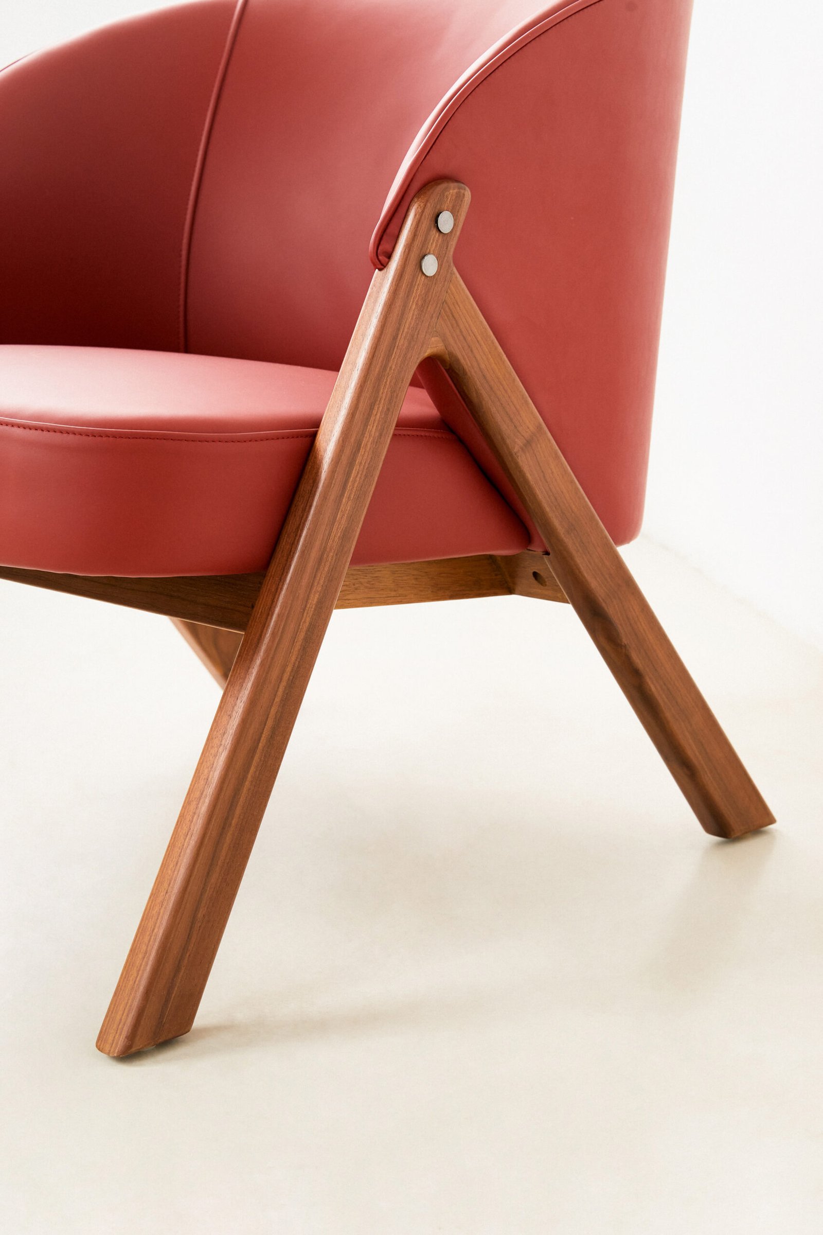 Luxury Leather Armchair B919