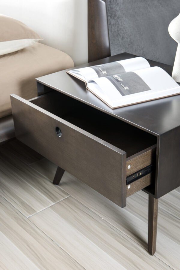 HE6235高清图02 Classic Wooden Nightstand HE6235