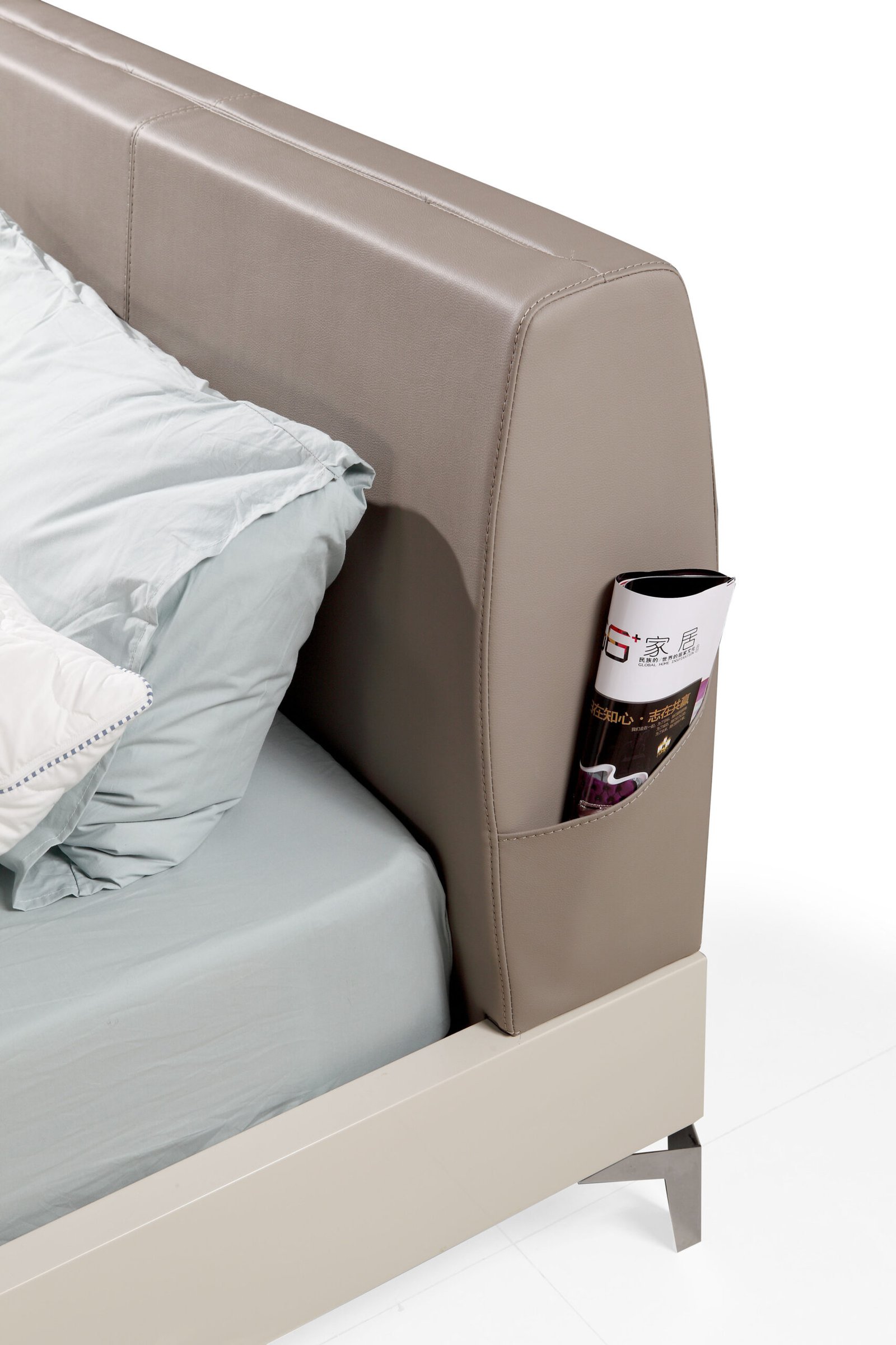 Contemporary Comforter Double Bed HE6545