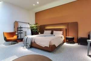 King-Size Headboard Leather Bed HE6579