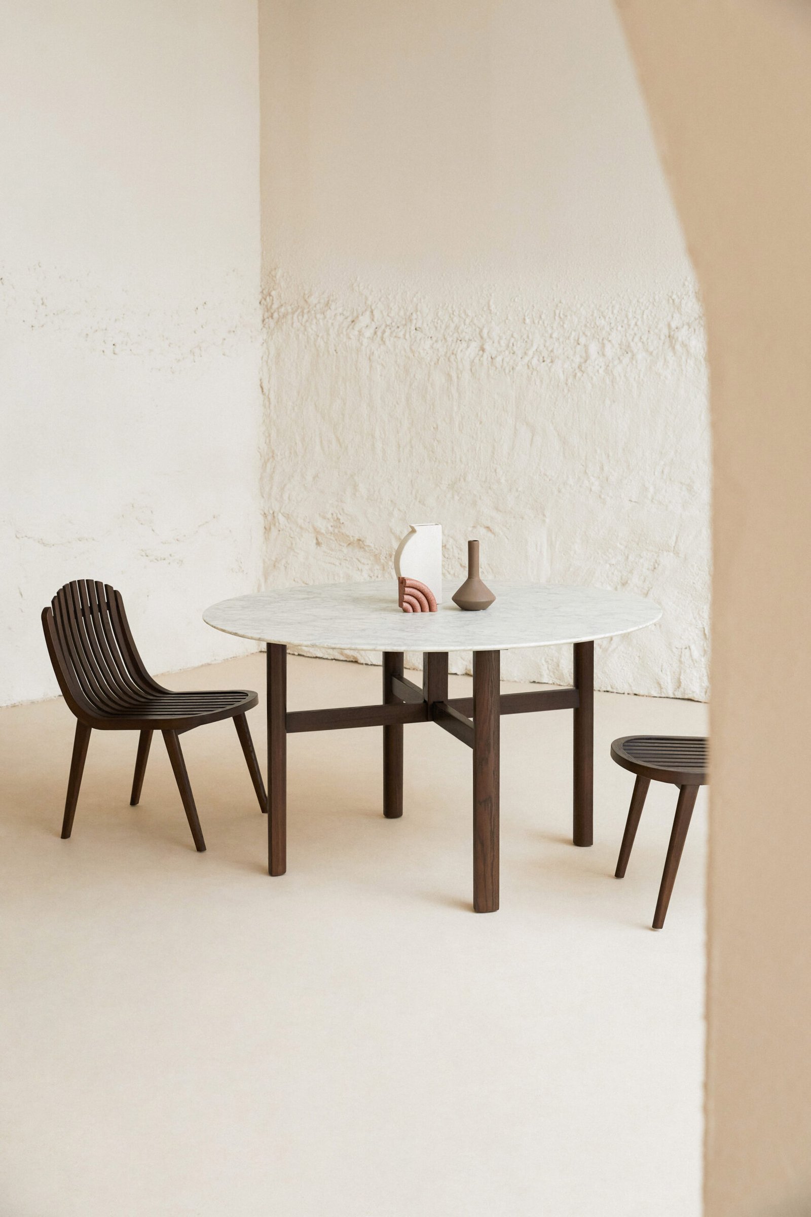 Marble Top Round Dininig Table A951