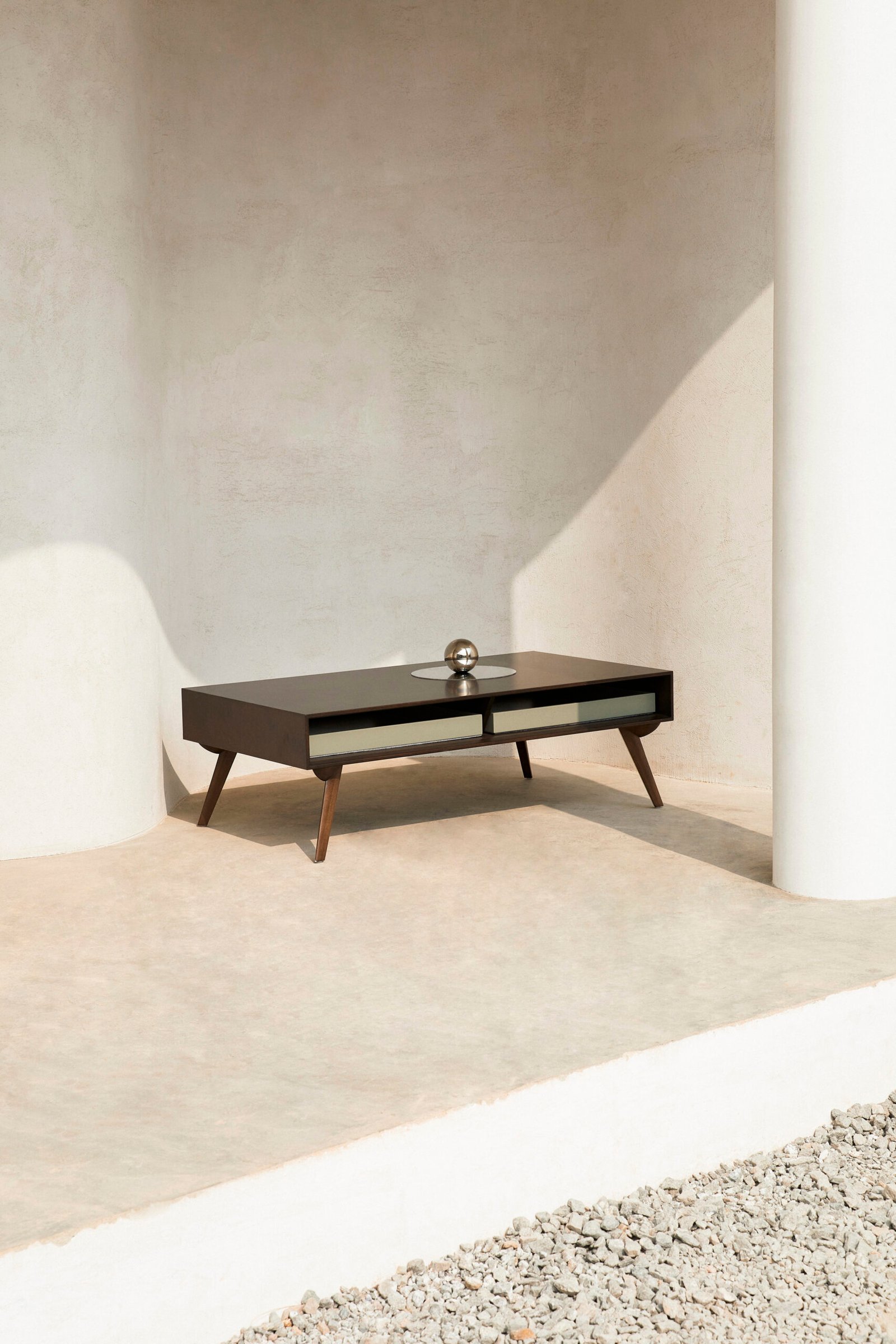 Classic Wooden Coffee Table C190
