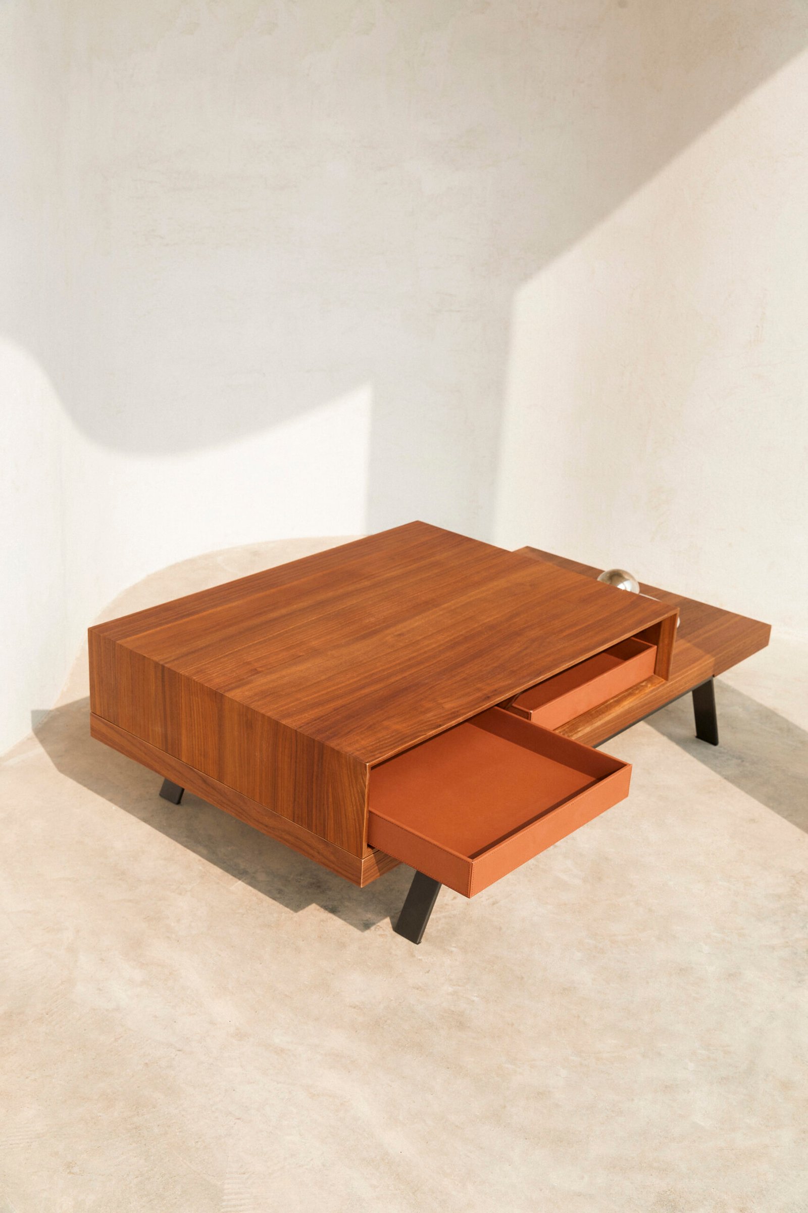 Wooden Coffee Table With Drawer C222