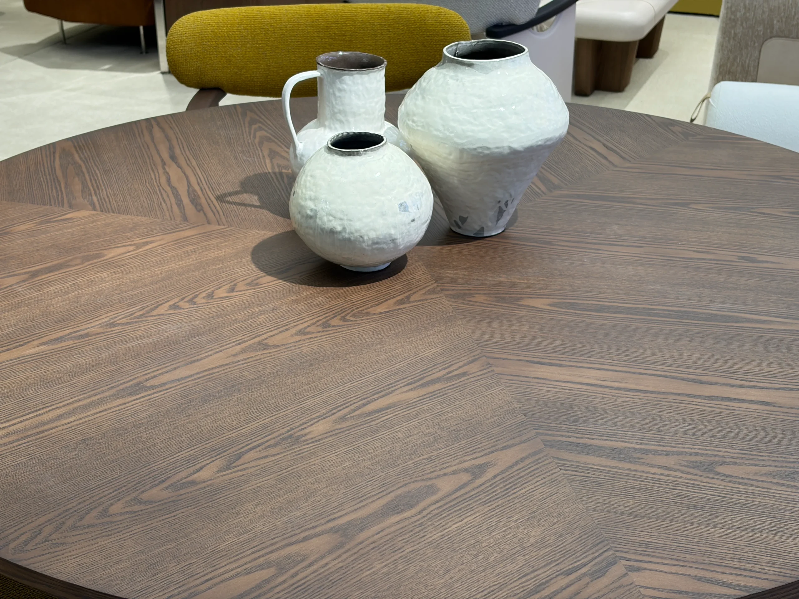 Classic Ash Wood Round Table A983