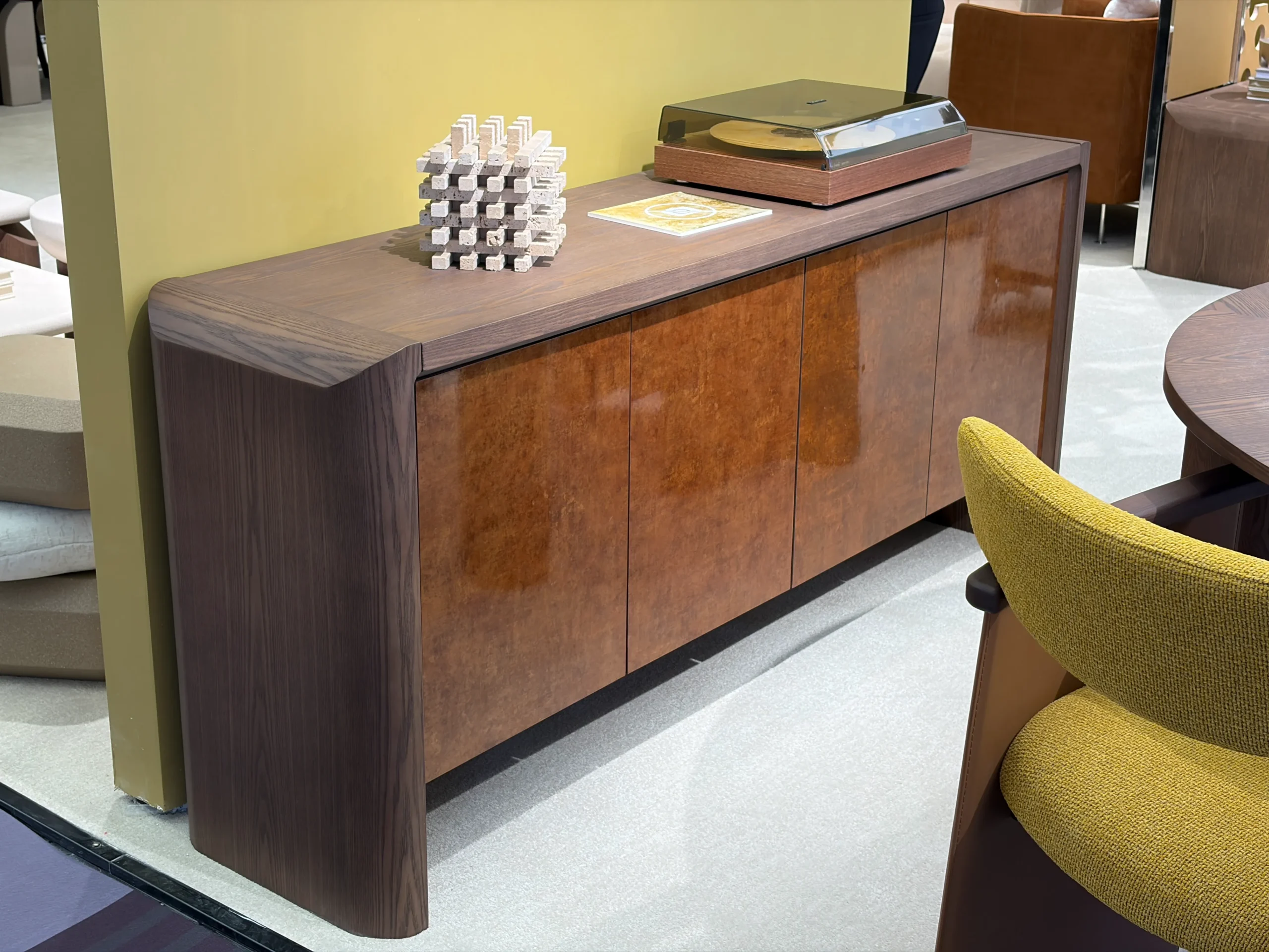 Classic Ash Wood Buffet HE3727